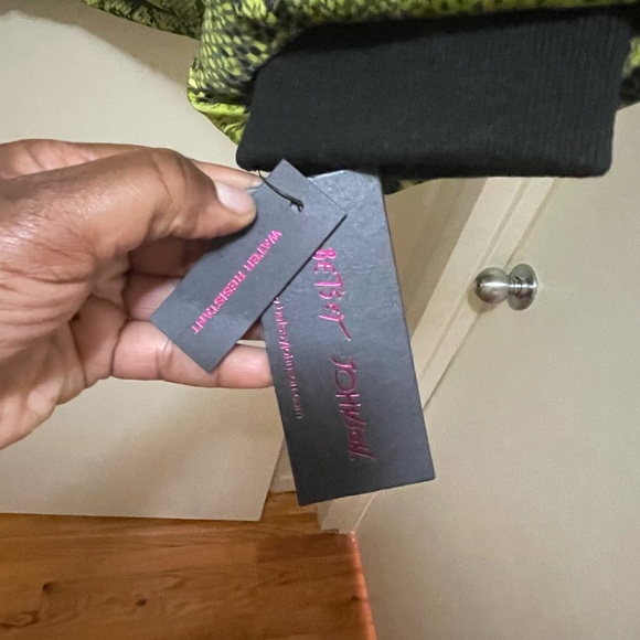 🎈🎈Betsey Johnson coat , Snake skin Pattern🎈🎈 - Picture 8 of 8